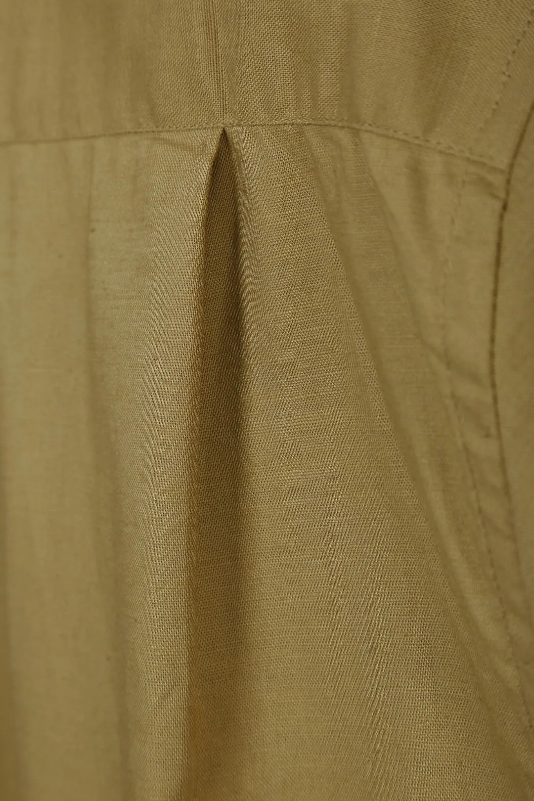 P230 Actual photo [High-end quality] Style number: 25055# Color: Navy blue/off-white/ice blue/light pink/chicken yellow/khaki Size: S to XL - Ralph Lauren/Ralph Lauren 25SS Summer popular high-quality old money style Cuban collar pocket style short-sleeved linen couple shirt - ingeniously restored 95% cotton blended bamboo linen, pre-washed, tight and soft texture ✅ - 100% restored workmanship Complete professional shirt with embedded clips in bifurcated sleeves, top button earrings ✅ - Custom dyed original pearlescent white buttons with different sizes ✅ - Special shaped chiffon foil inside the collar door tube, which is not easy to deform and pull ✅ - Ralph Lauren/linen pocket style short-sleeved shirt. It is different from the classic style and has a niche style. It perfectly combines comfort and high-end. An indispensable piece in summer. It is both cool and textured. It is the king of ins style with every snap. It can be used for commuting and vacationing. There’s no pressure to switch between different styles, and the classics never go out of style.